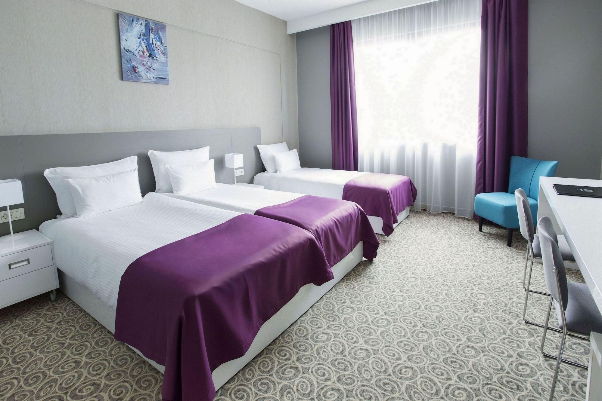 Radisson Red Belgrade Otel Dış mekan fotoğraf